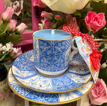 Load image into Gallery viewer, Beautiful antique 1910 blue &amp; white Edwardian Scented Soy Tea cup candle
