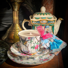 Load image into Gallery viewer, 1951 Old Royal ‘Lorna Doone’ Soy Teacup Candle
