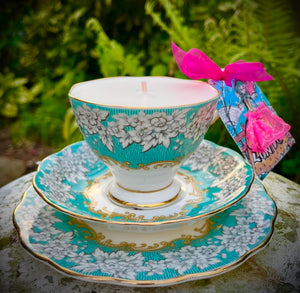 Stunning Royal Albert ‘Enchantment’ Scented Soy Teacup Trio Candle